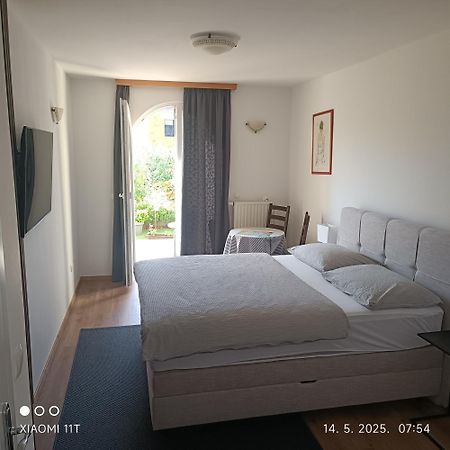 Marko Rooms Krk Town Exterior foto
