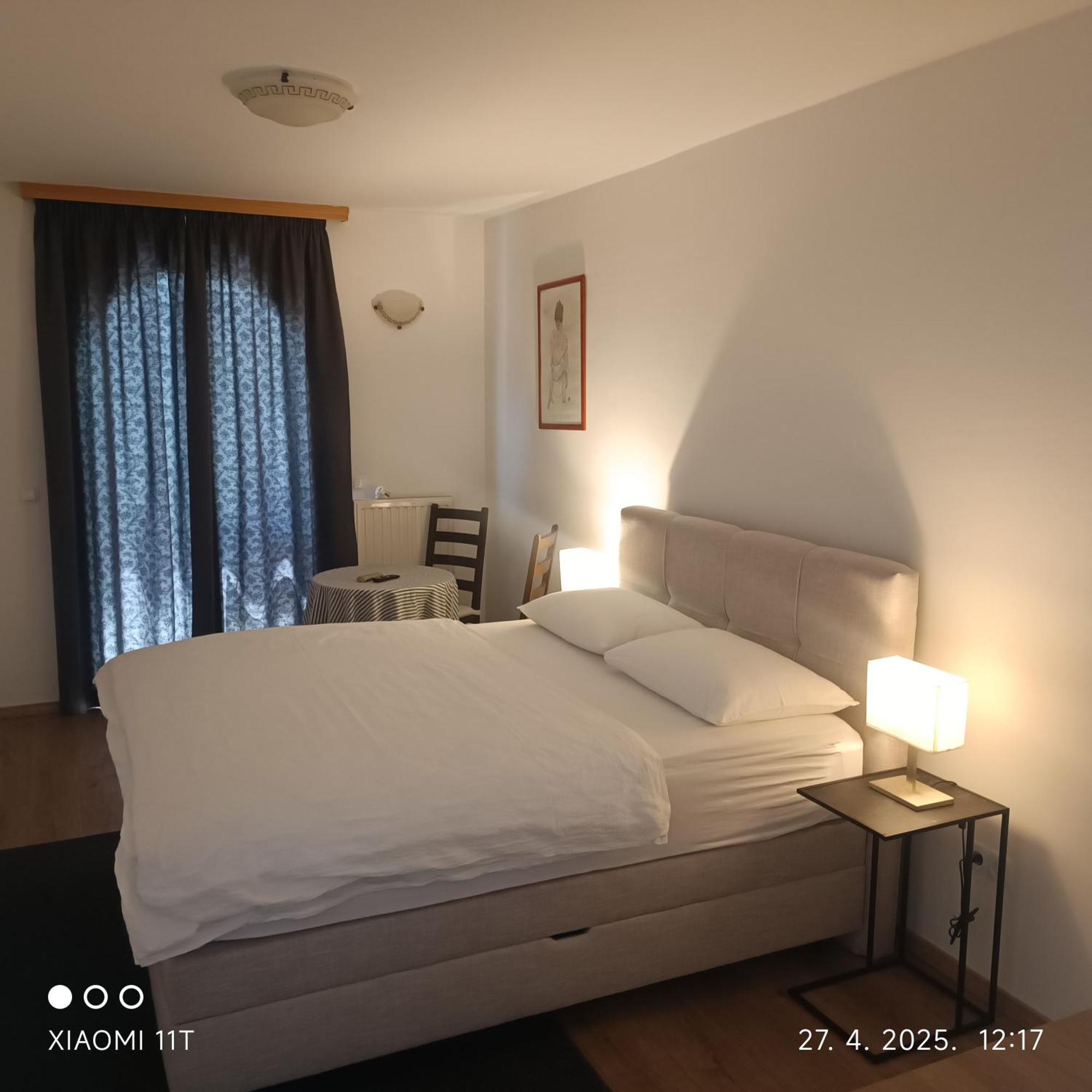 Marko Rooms Krk Town Habitación foto