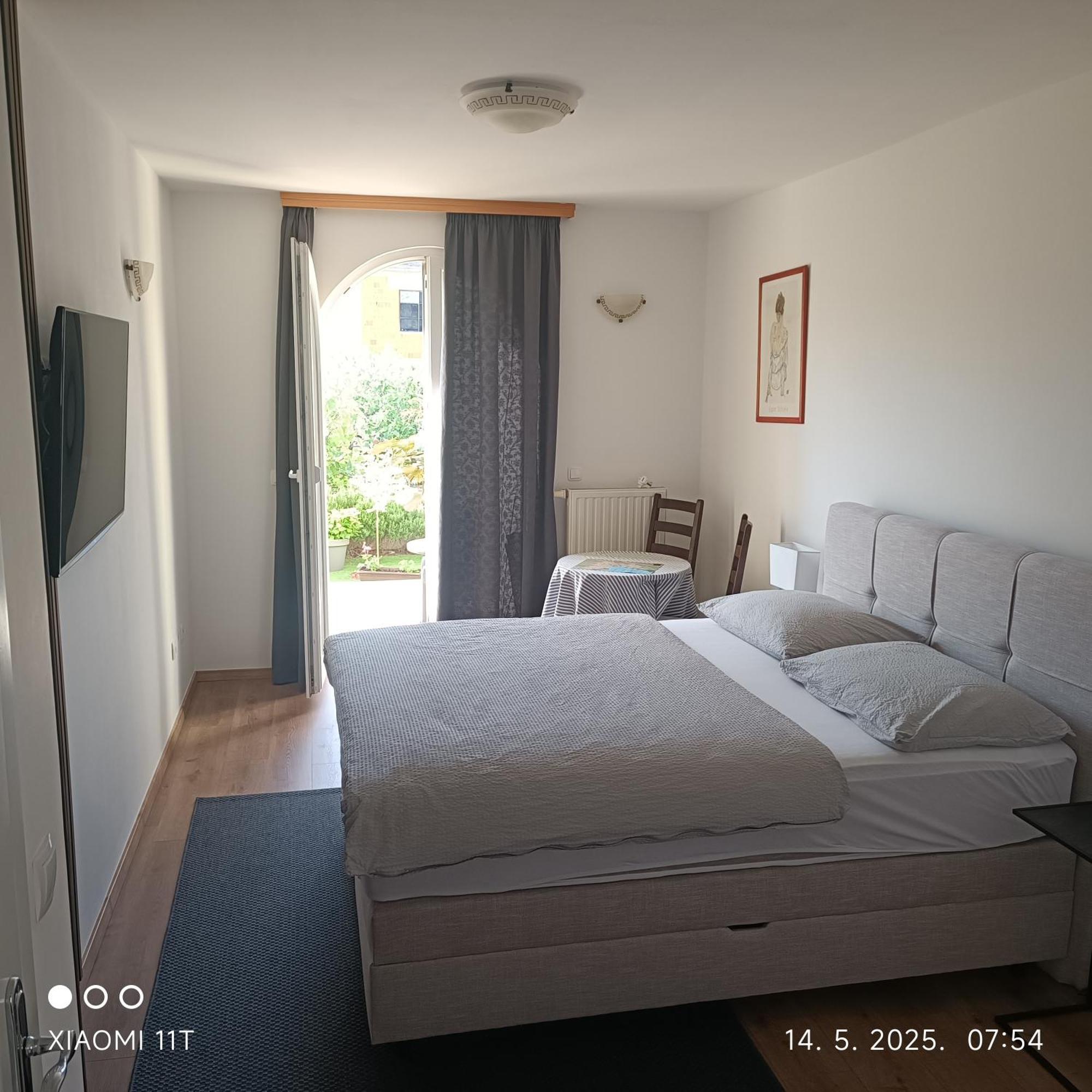 Marko Rooms Krk Town Exterior foto